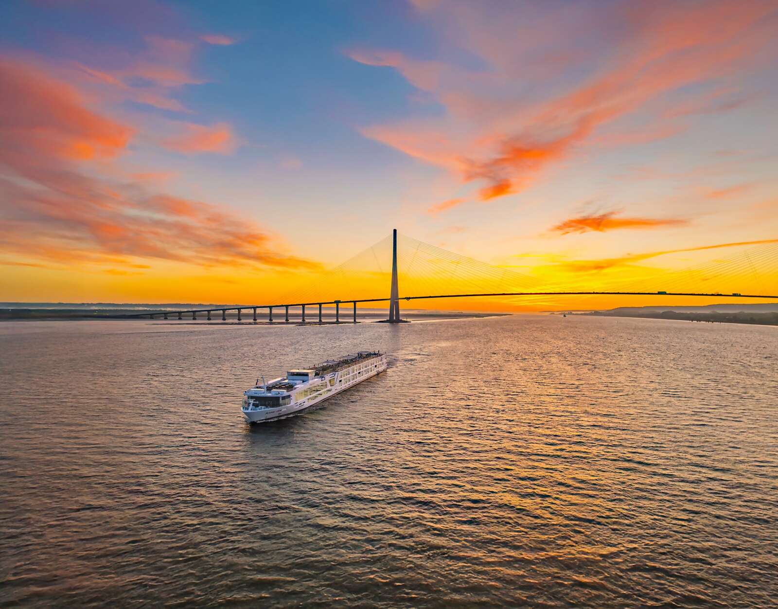 Scenic: Black Friday Offer - Up To 35% Bonus Savings per Suite