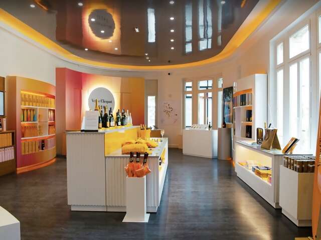 Champagne Day Tour & Tasting: Veuve Clicquot & Family Estate with Lunch