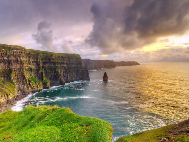 Shades of Ireland: Castles, Cliffs & Celtic Charm