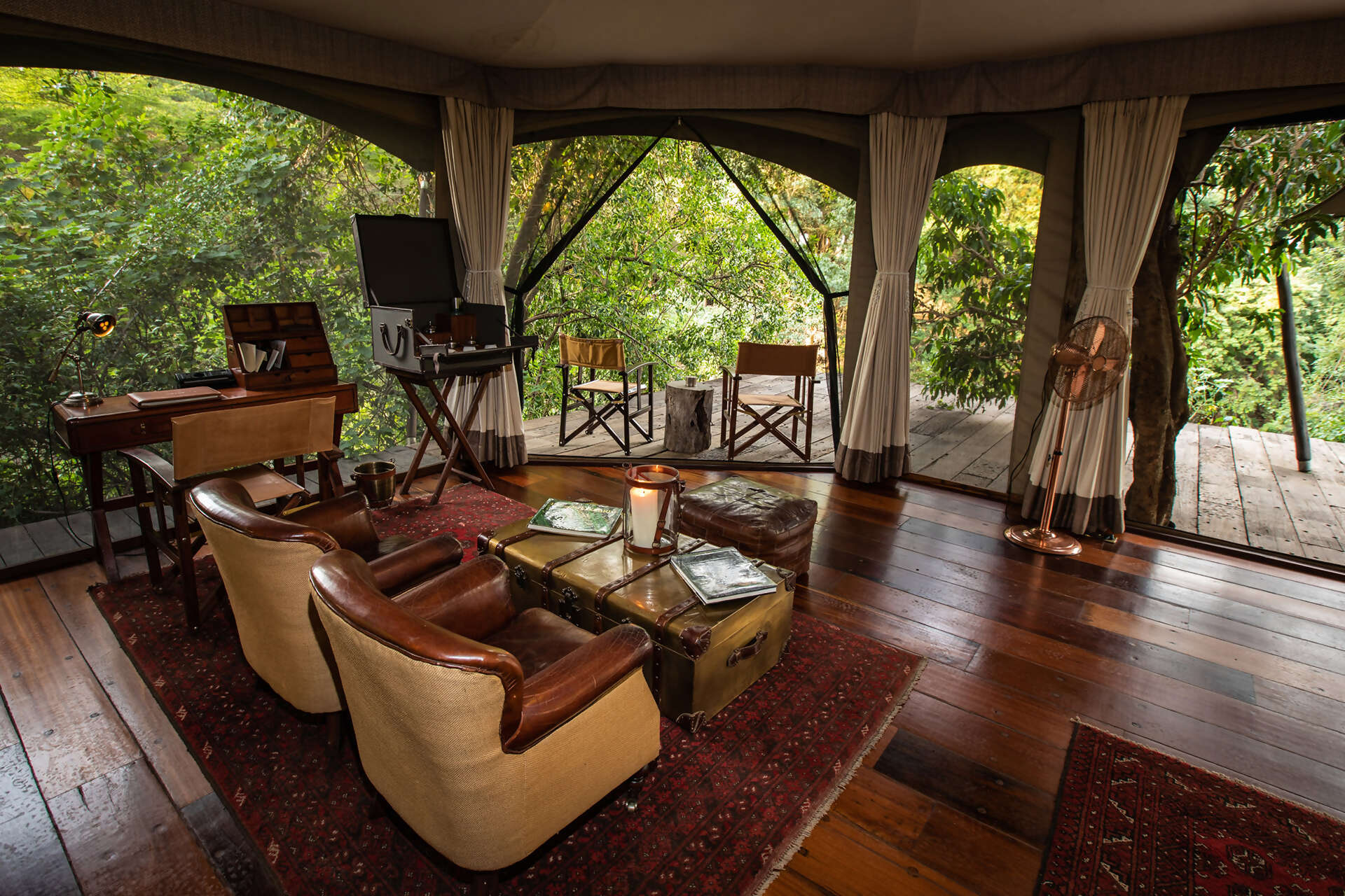 09Great-Plains-Mara-Plains-Camp-guest-suite-lounge.jpg