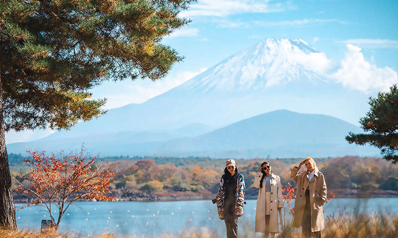 BLACK FRIDAY. CYBER MONDAY. TIME TO TRAVEL.