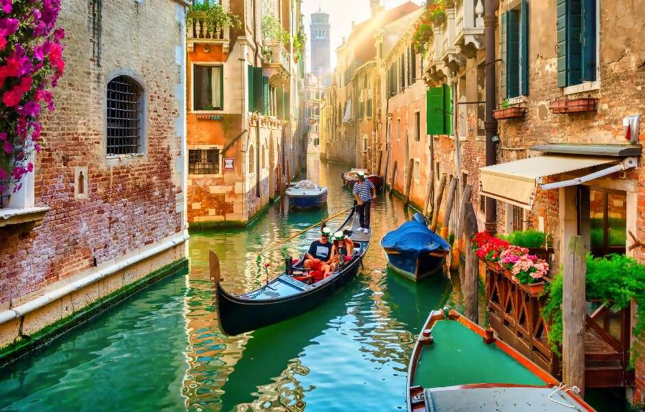 Instagram-Worthy Romantic Getaways Around the World