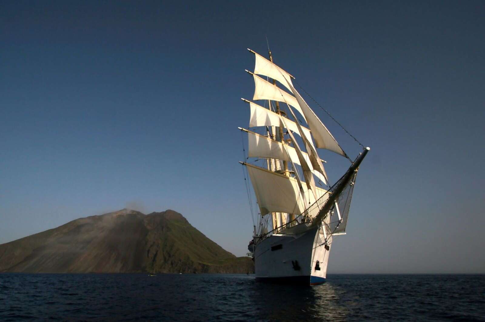 Star Clippers Greek Isles Offer: $500 Air Credits + A 1GB WiFi Package