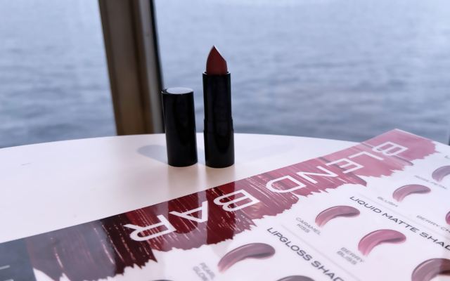 Holland America Line Debuts First Lipstick Blending Bar at Sea