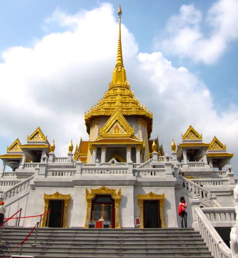 temple golden buddha ext.jpg