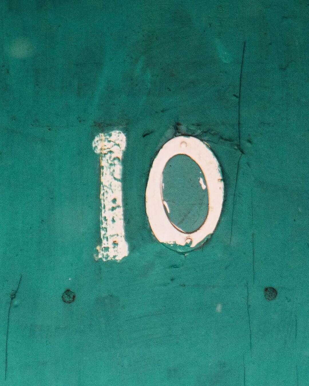 Next up in our most festive homes for the holidays, door #10 hides a high desert hangout that leaves guests seeing stars