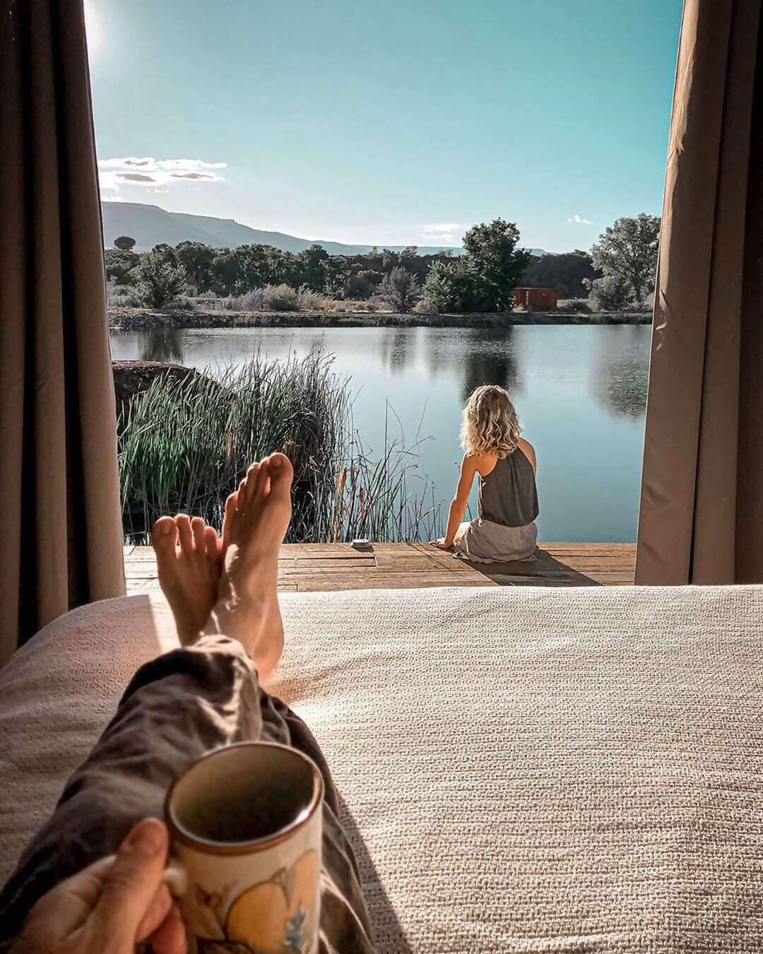 After a day of exploring the canyons and mesas of Colorado Monument National Park, give your feet a rest in Superhost Corey’s vin