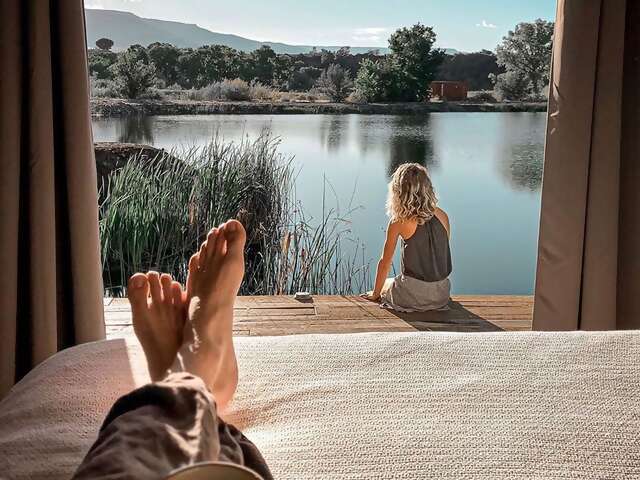 After a day of exploring the canyons and mesas of Colorado Monument National Park, give your feet a rest in Superhost Corey’s vin