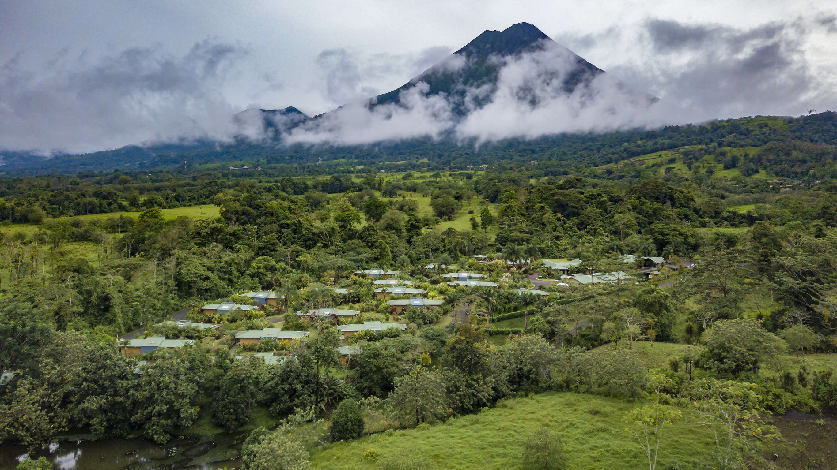 Volcano Trail: Waves & Local Ways