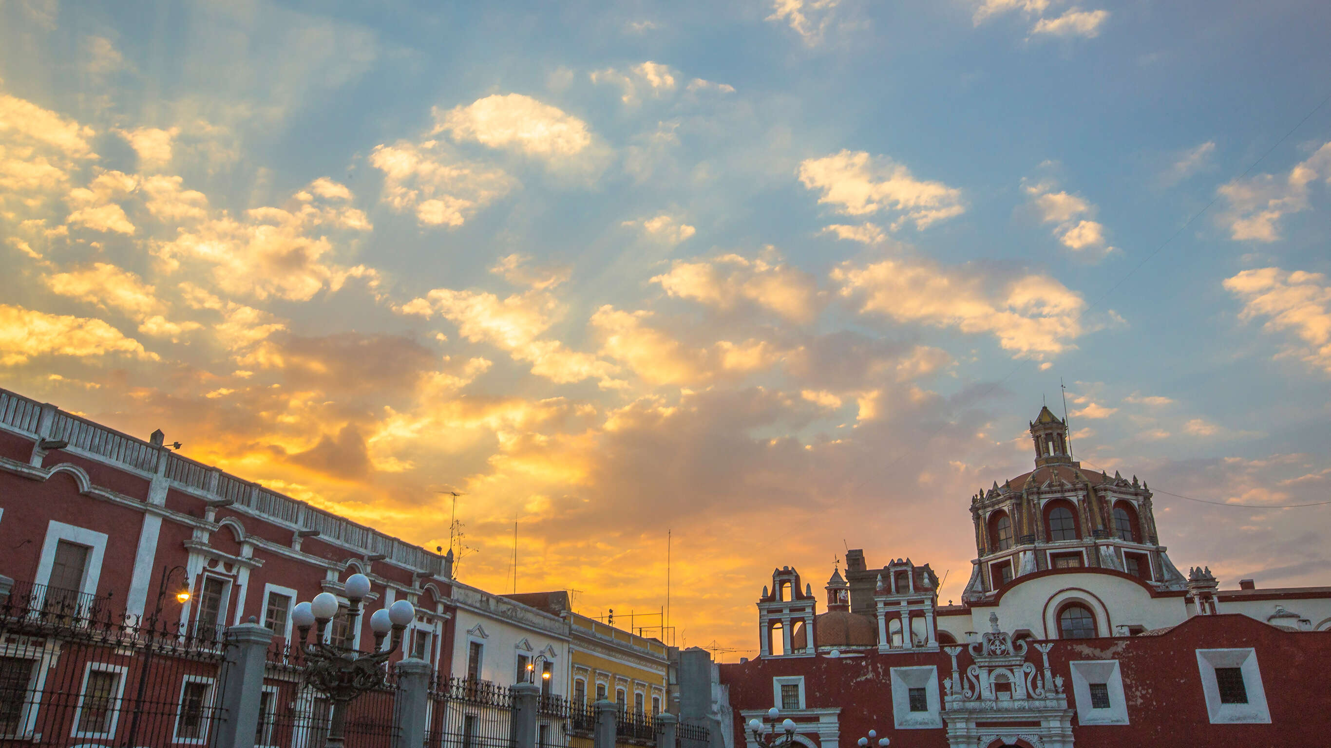 Mexico: Cities, Cuisine & Ruins