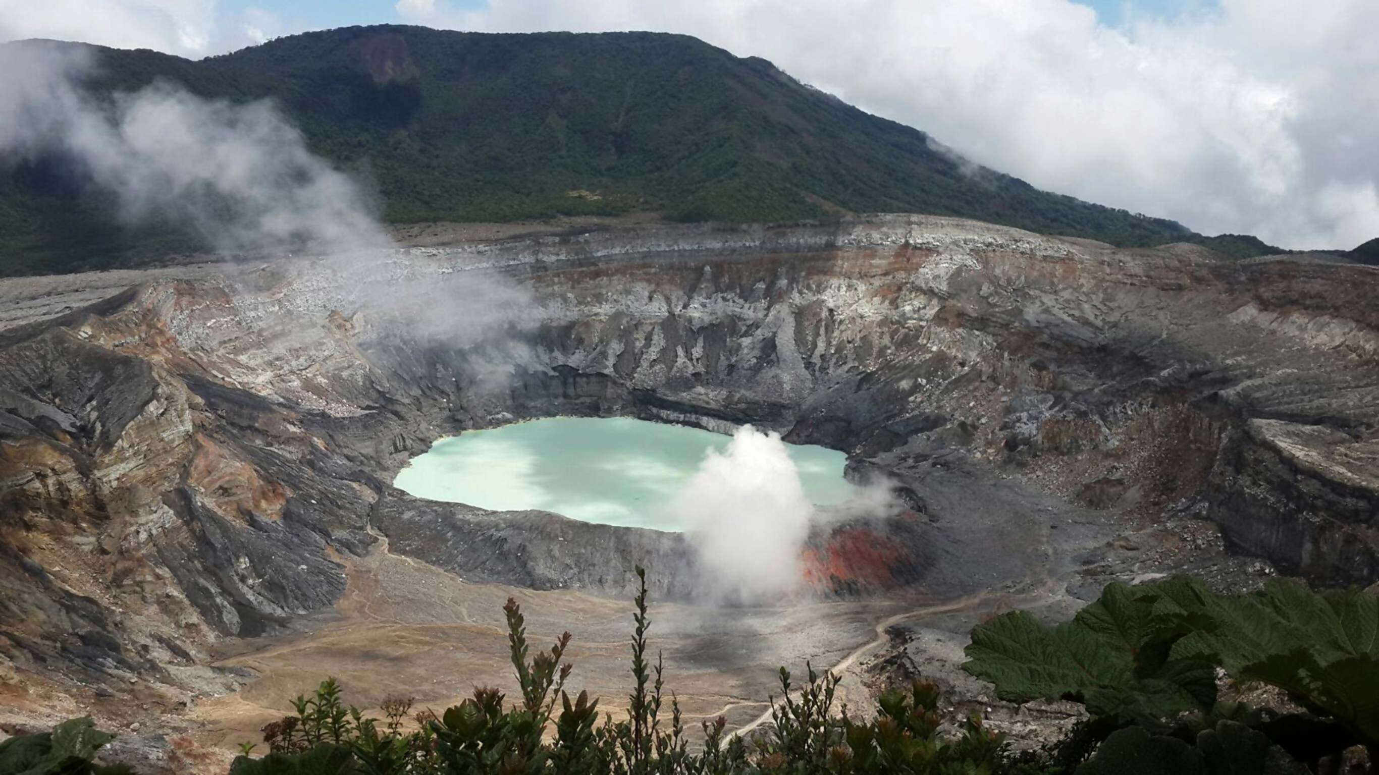 San Jose Day Tour: Poas Volcano (full day)