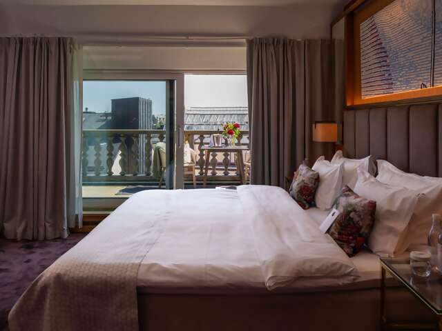 Bank Hotel