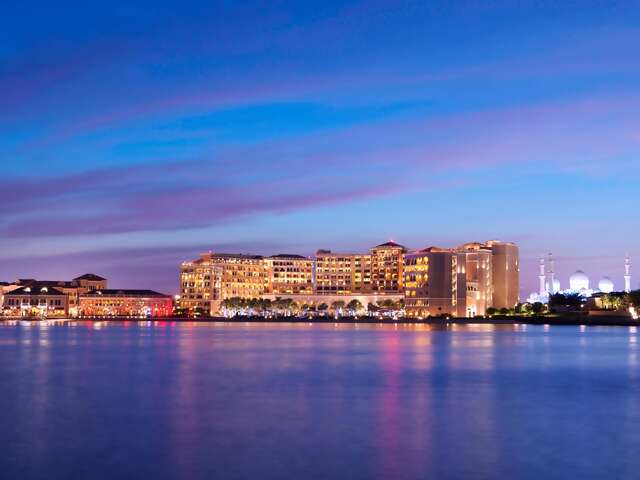 The Ritz-Carlton Abu Dhabi, Grand Canal