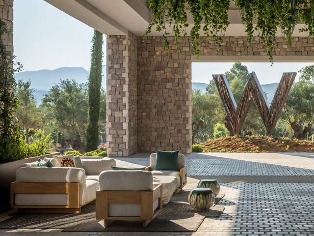 W Costa Navarino