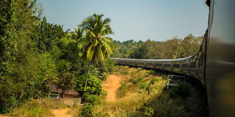 Delhi to Kochi: Hampi Ruins & The Taj Mahal