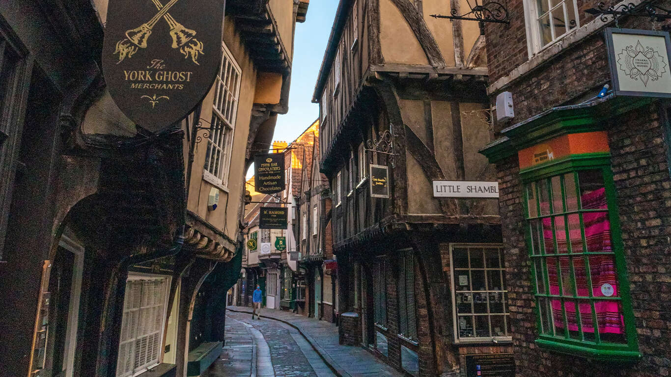 Exploring Britain & Ireland featuring the Royal Edinburgh Military Tattoo