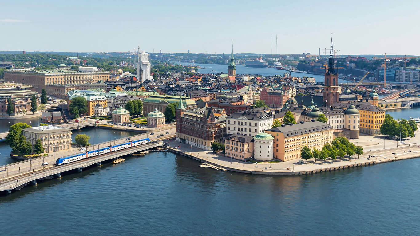 Nordic Discovery Sweden, Finnish Lapland & 5-Night Cruise of Norway's Coast