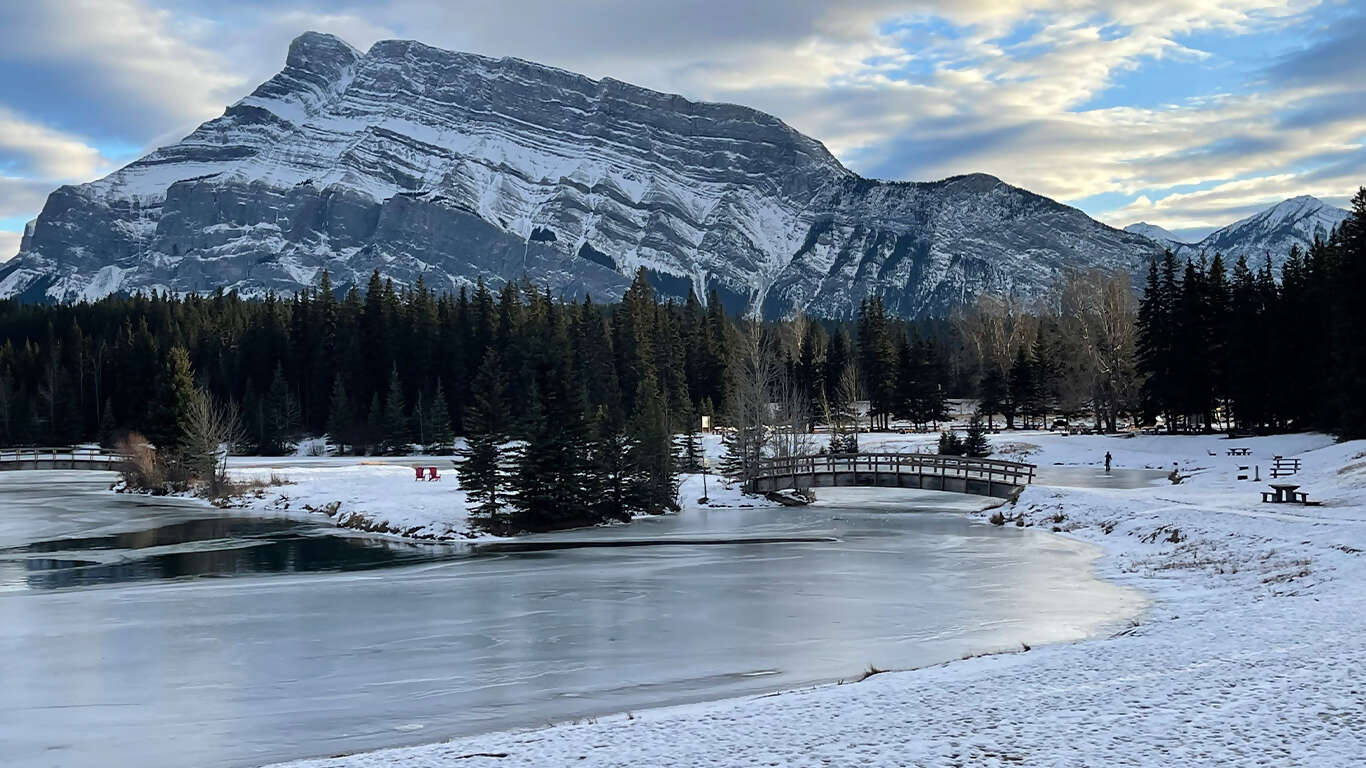 Aurora Adventure Winter in the Canadian Rockies & the Yukon